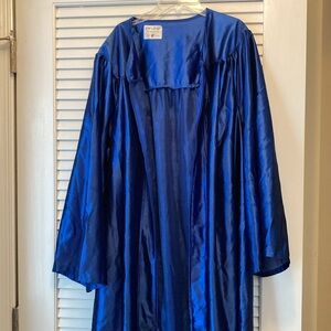 Graduation gown for height of 5 ft 9 inches to 5 ft 10 inches tall
